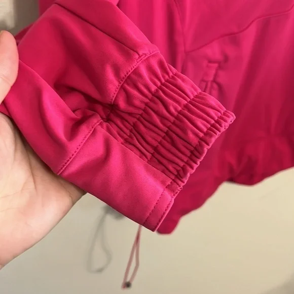 UNDER armour polyester drawstring light pull over - Picture 3 of 13